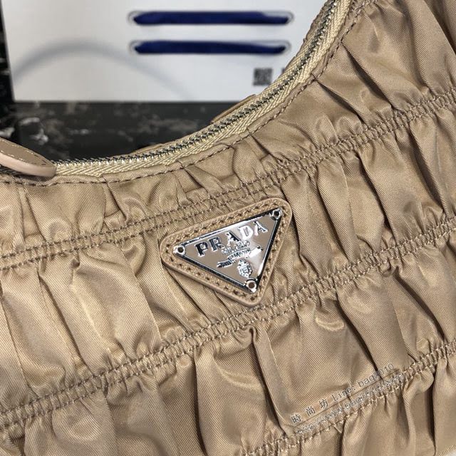 prada女包 普拉達專櫃最新款 1NE204 褶皺包系列 女士尼龍單肩包  pyd2024